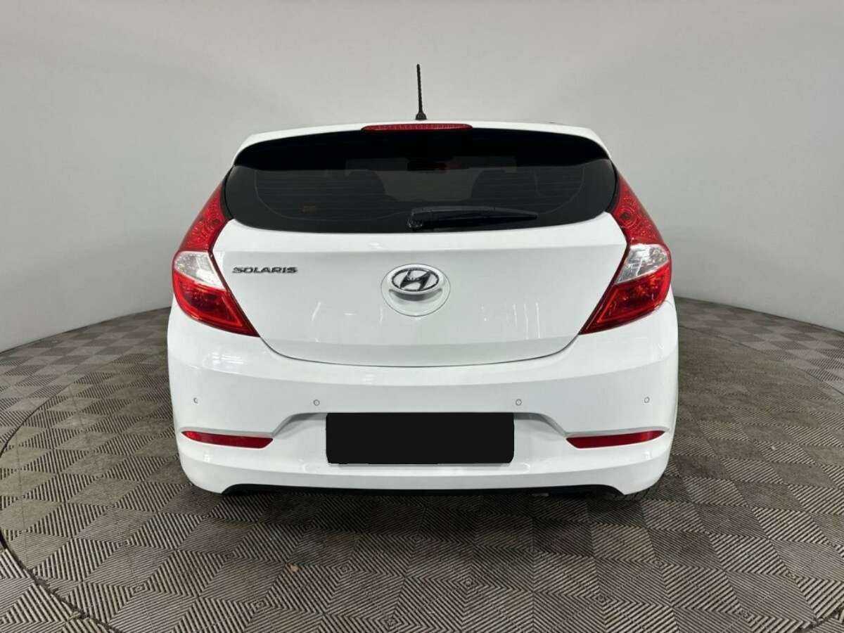 Купить Hyundai Solaris с пробегом. Фото: #2
