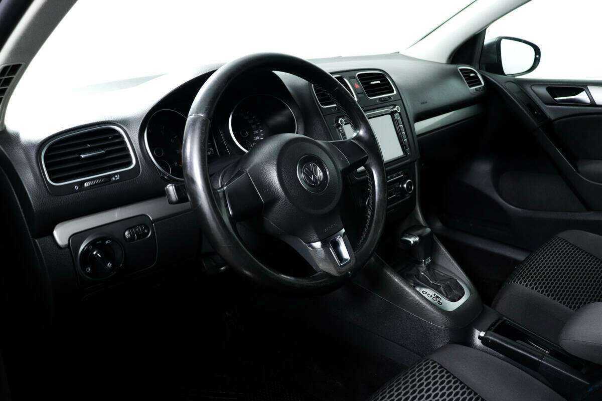Купить Volkswagen Golf с пробегом. Фото: #11