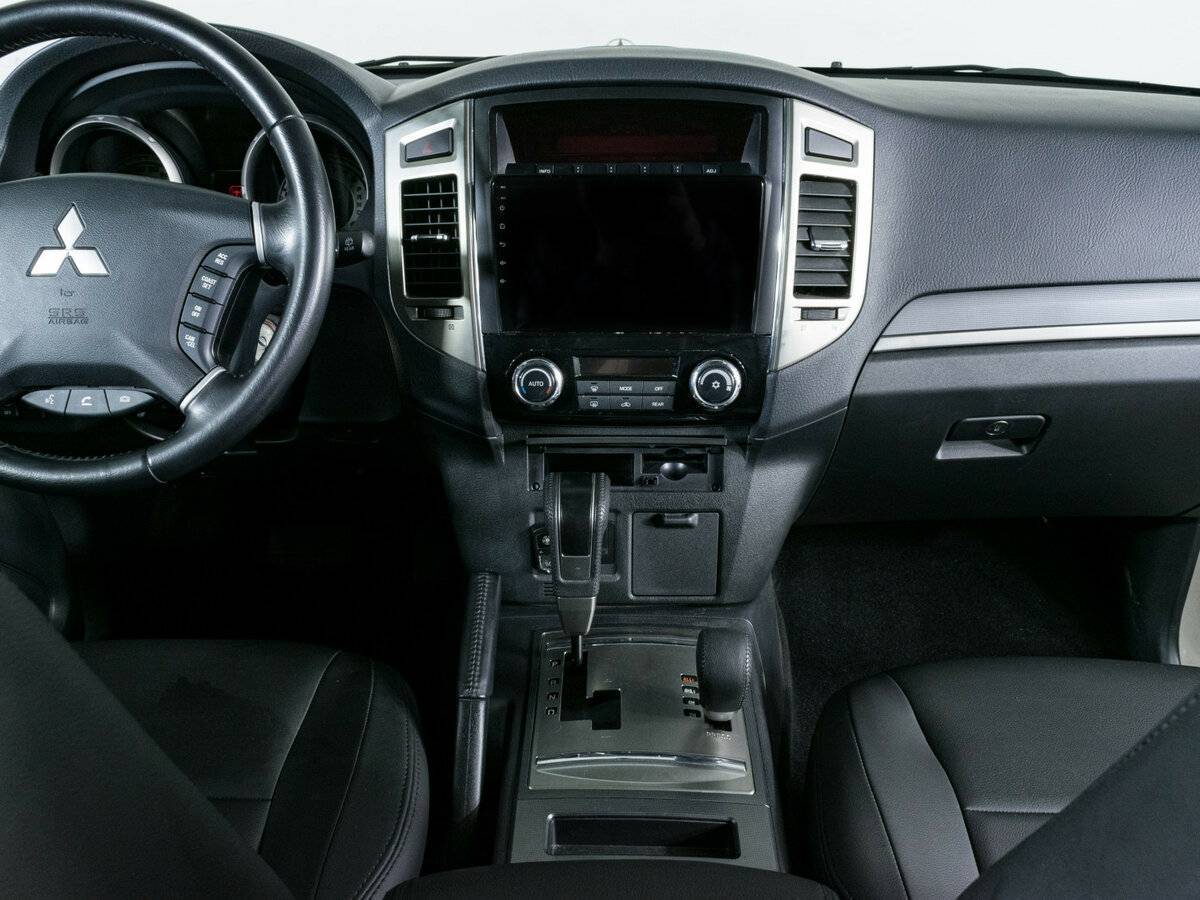 Купить Mitsubishi Pajero с пробегом. Фото: #8