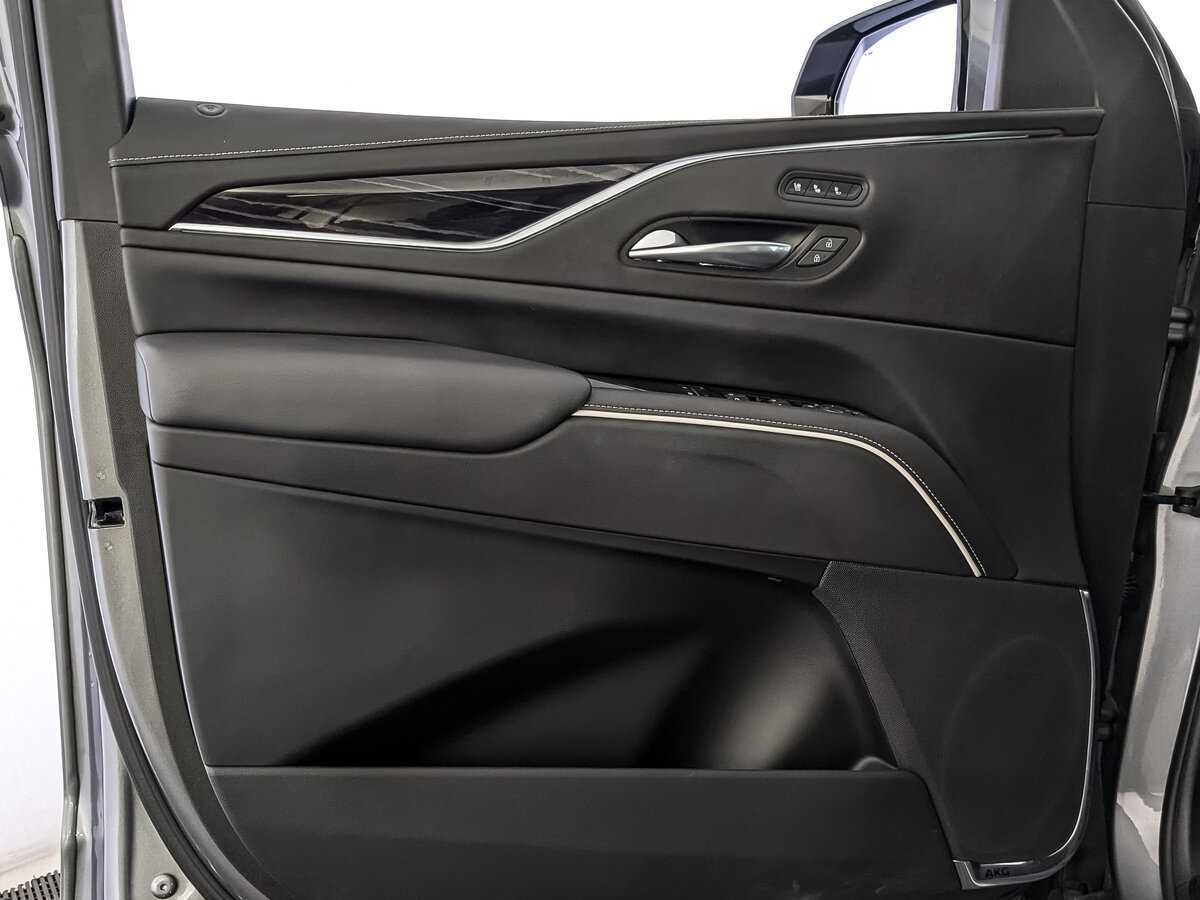 Купить Cadillac Escalade с пробегом. Фото: #18
