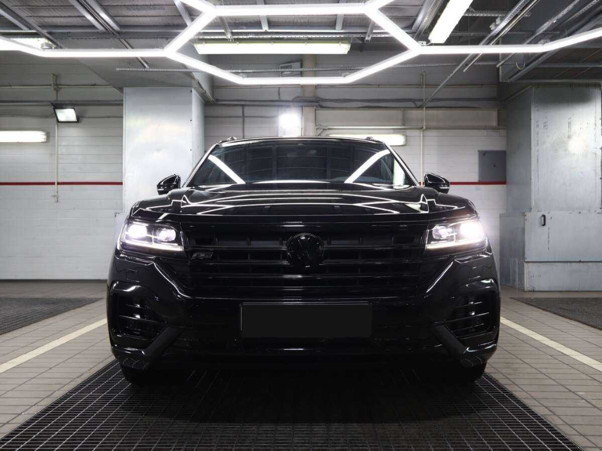 Купить Volkswagen Touareg с пробегом. Фото: #2