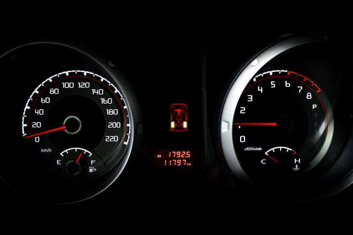Купить Mitsubishi Pajero с пробегом. Фото: #9