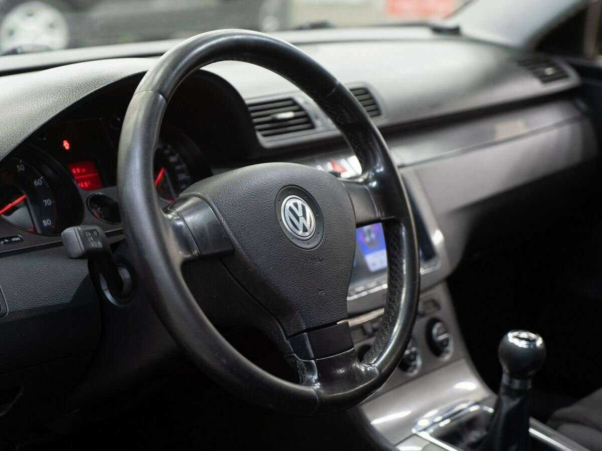 Купить Volkswagen Passat с пробегом. Фото: #4