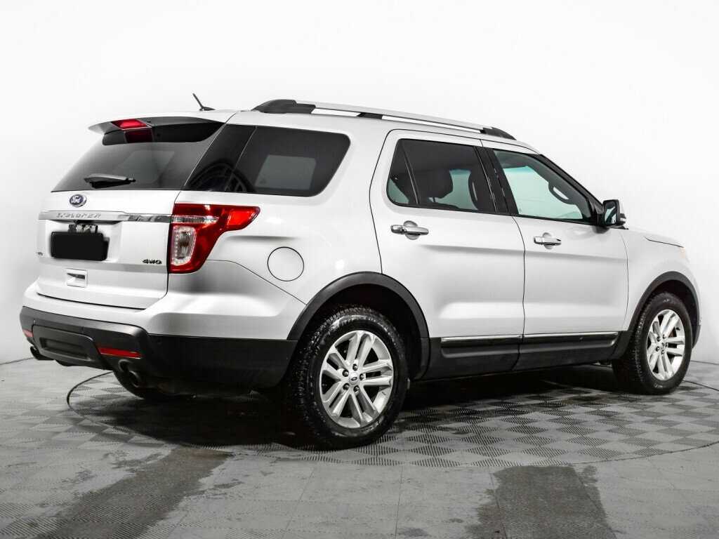 Купить Ford Explorer с пробегом. Фото: #4