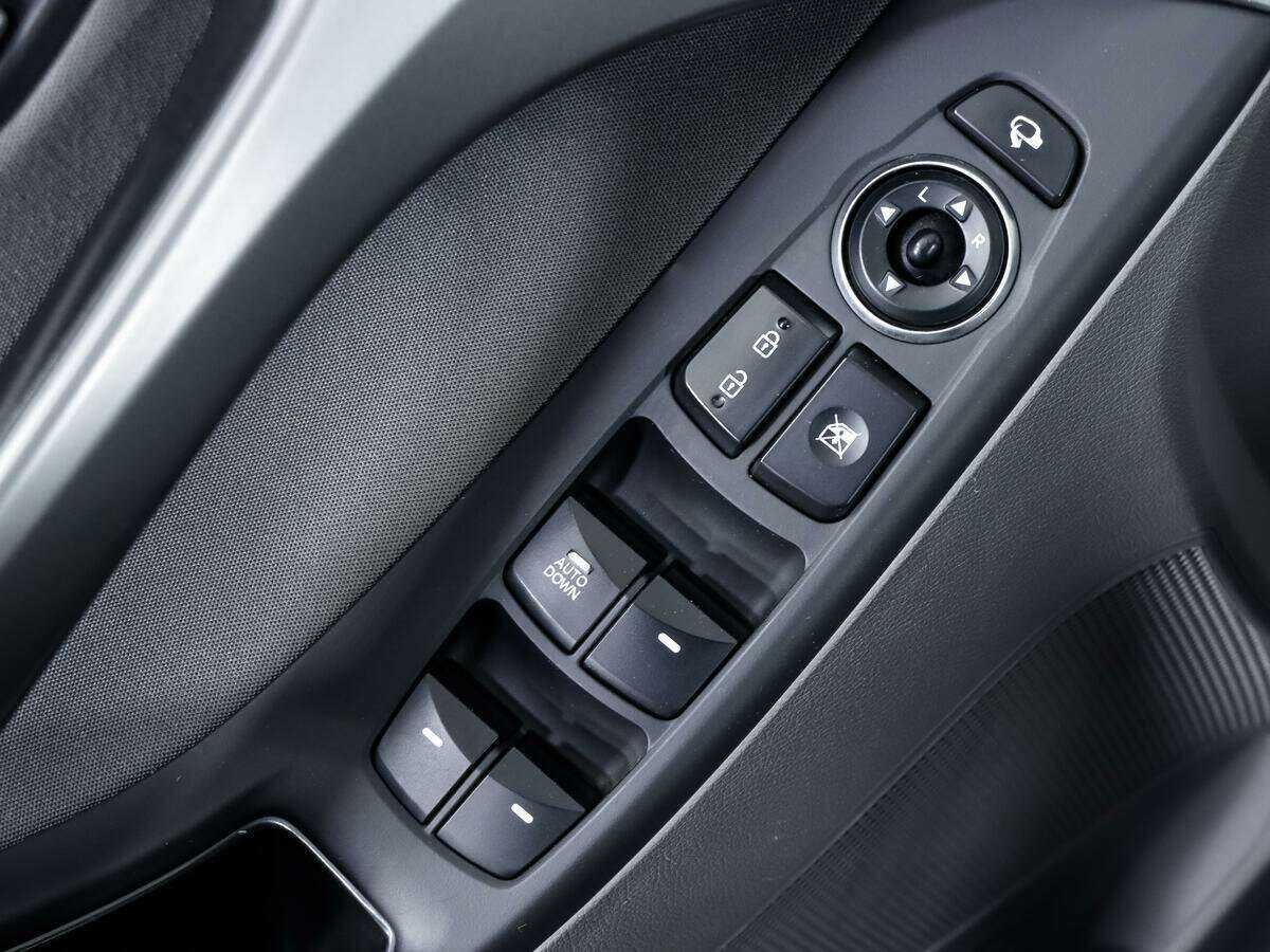 Купить Hyundai Elantra с пробегом. Фото: #11