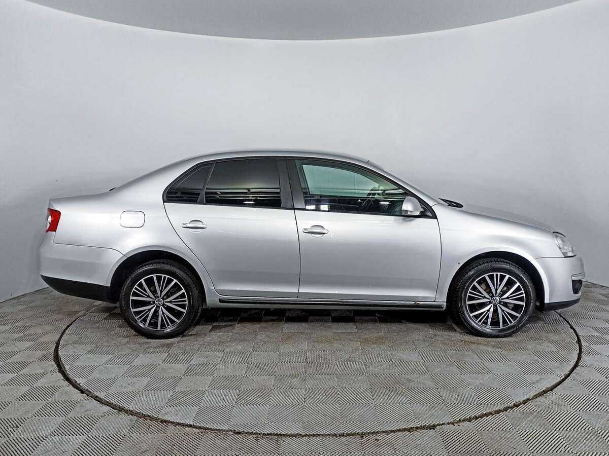 Купить Volkswagen Jetta с пробегом. Фото: #3