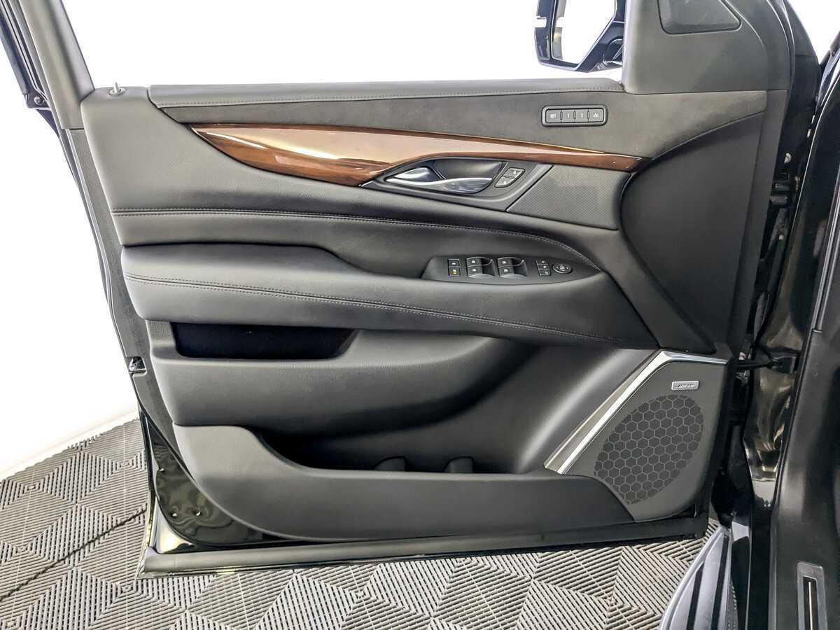 Купить Cadillac Escalade с пробегом. Фото: #14