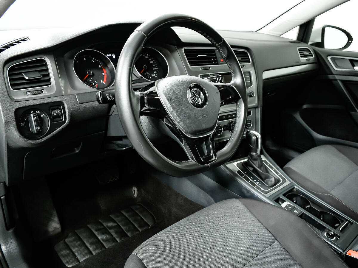 Купить Volkswagen Golf с пробегом. Фото: #12
