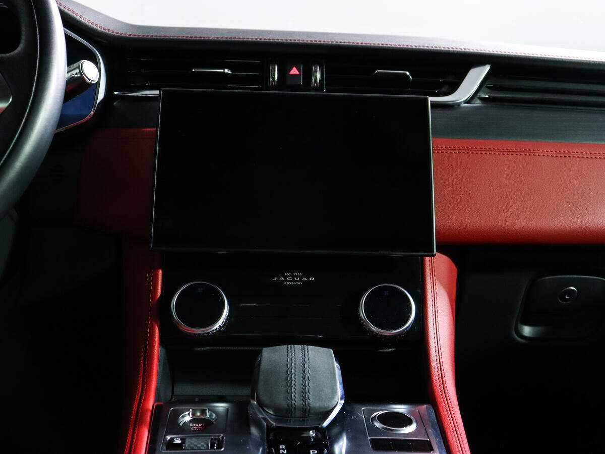 Купить Jaguar F-Pace с пробегом. Фото: #10