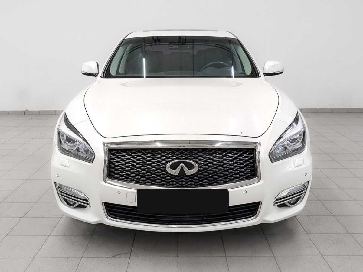 Купить Infiniti Q70 с пробегом. Фото: #1