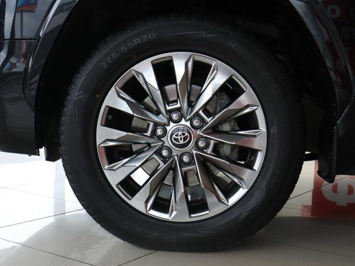 Купить Toyota Land Cruiser с пробегом. Фото: #11