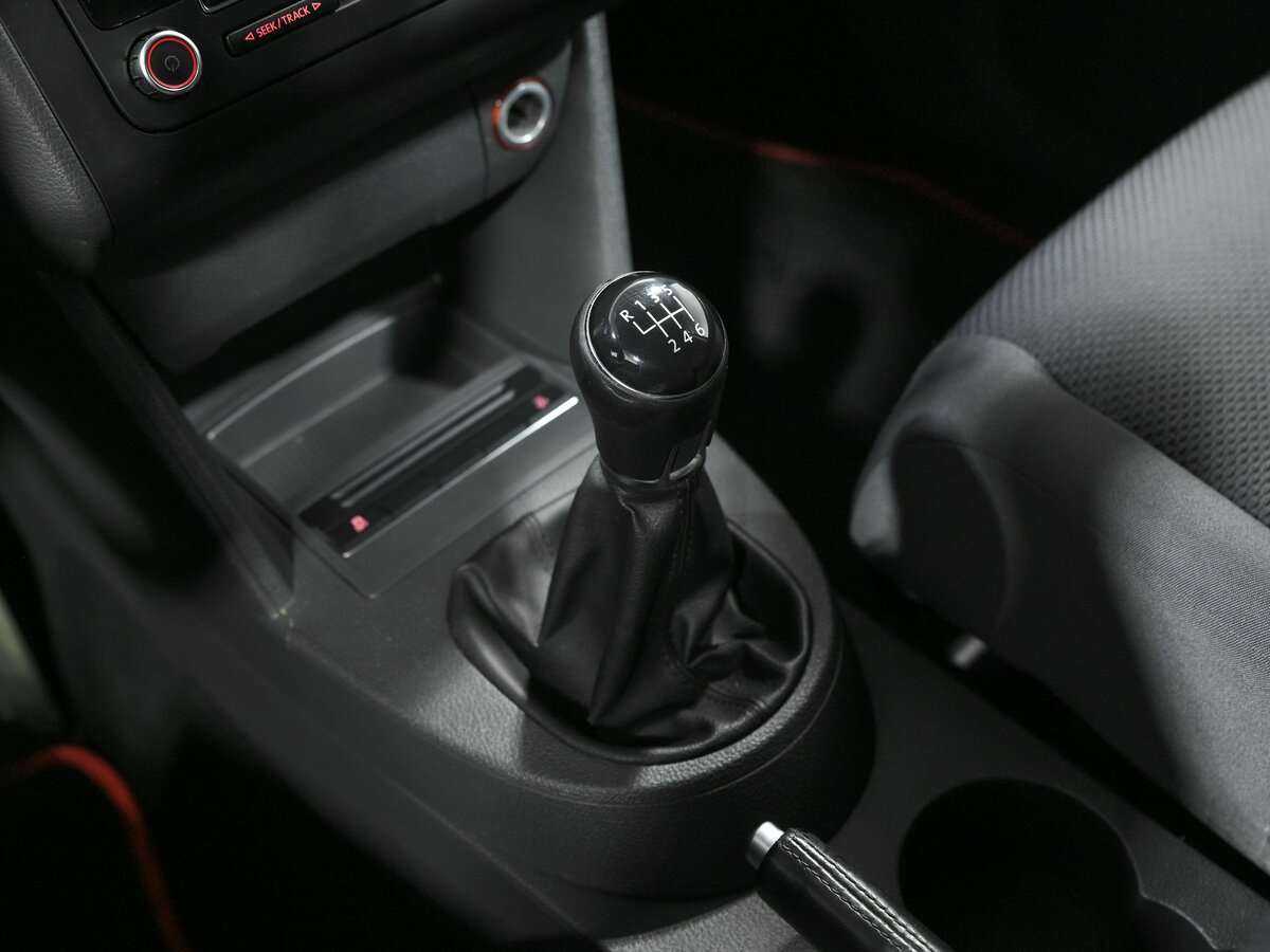 Купить Volkswagen Touran с пробегом. Фото: #11