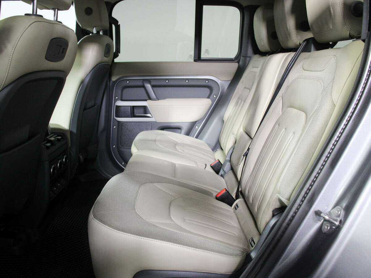 Купить Land Rover Defender с пробегом. Фото: #8