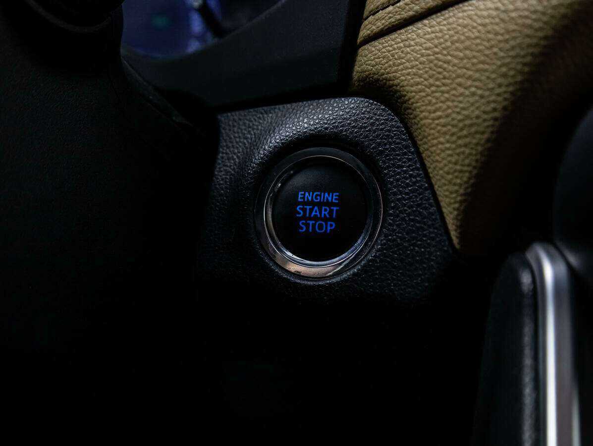 Купить Toyota RAV4 с пробегом. Фото: #14