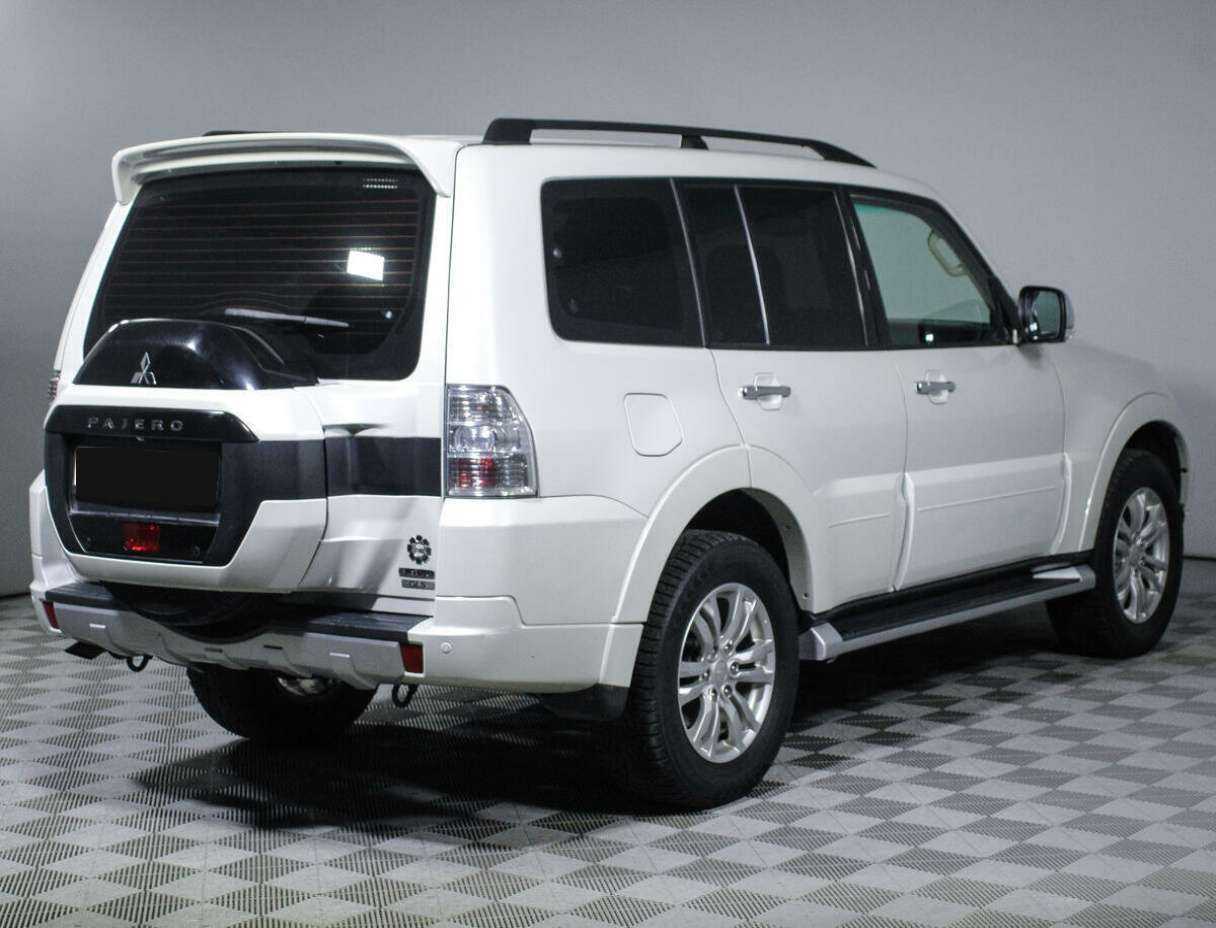 Купить Mitsubishi Pajero с пробегом. Фото: #4