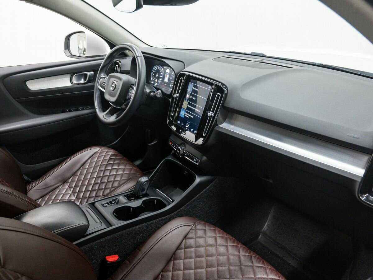 Купить Volvo XC40 с пробегом. Фото: #7