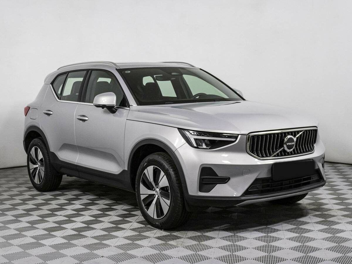 Купить Volvo XC40 с пробегом. Фото: #0