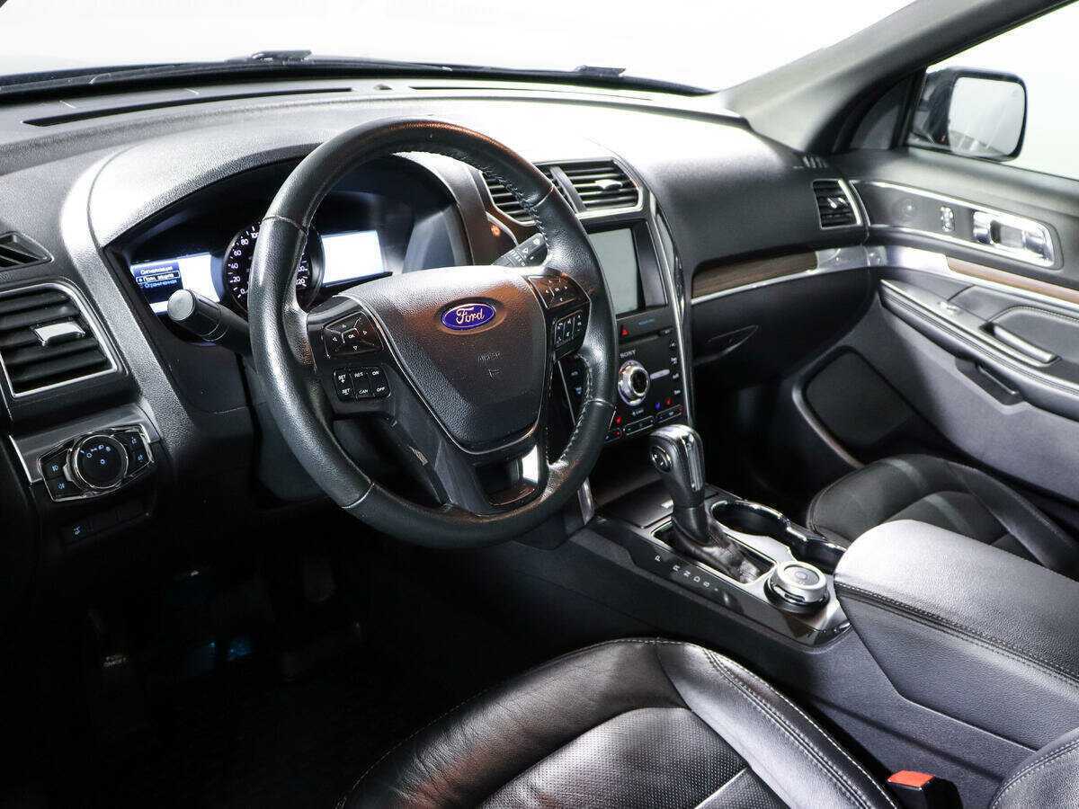Купить Ford Explorer с пробегом. Фото: #11