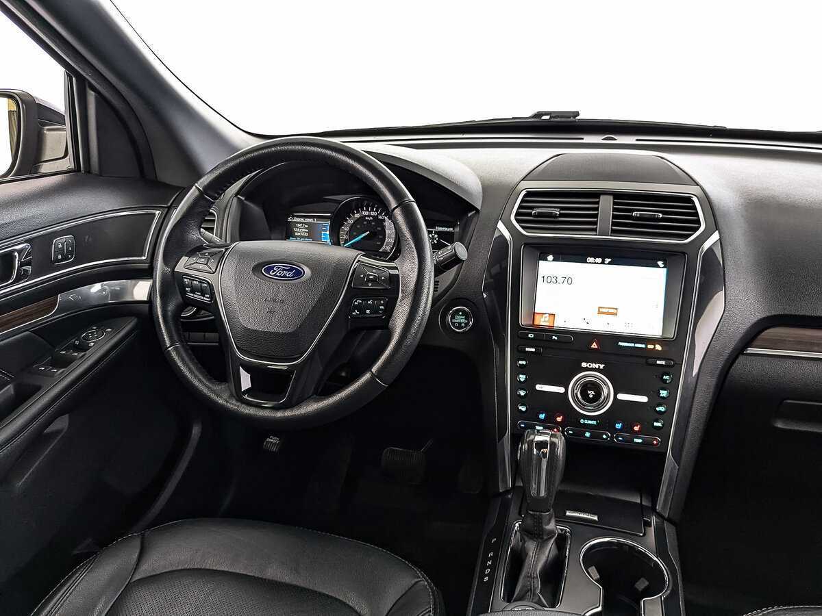 Купить Ford Explorer с пробегом. Фото: #20