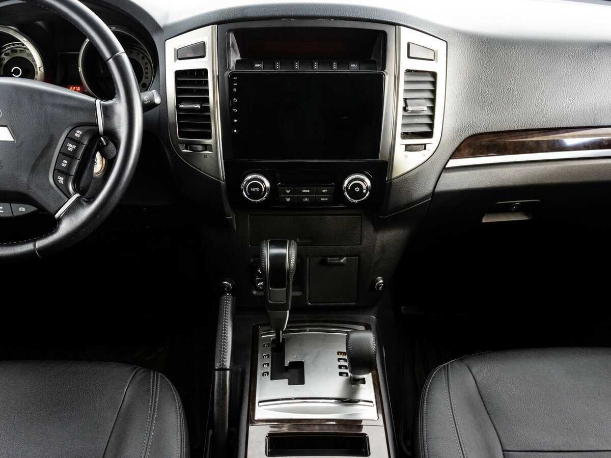 Купить Mitsubishi Pajero с пробегом. Фото: #10
