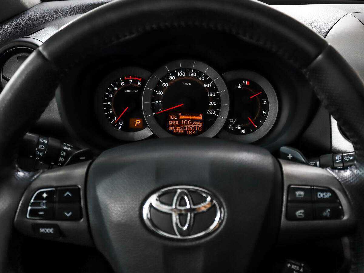 Купить Toyota RAV4 с пробегом. Фото: #15