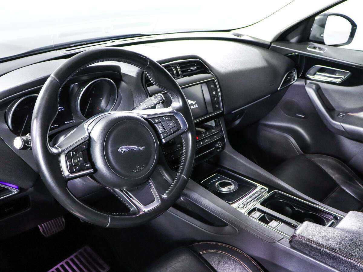 Купить Jaguar F-Pace с пробегом. Фото: #11