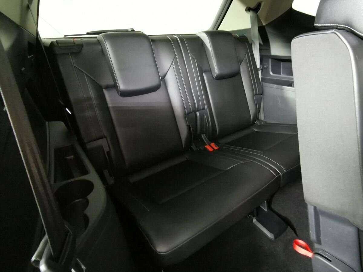 Купить Volkswagen Teramont с пробегом. Фото: #15