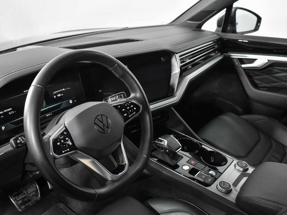 Купить Volkswagen Touareg с пробегом. Фото: #8