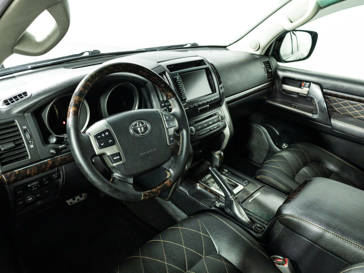 Купить Toyota Land Cruiser с пробегом. Фото: #7