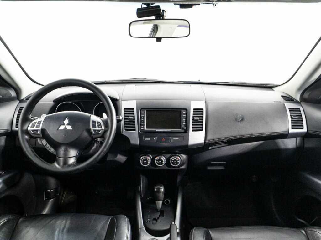 Купить Mitsubishi Outlander с пробегом. Фото: #12
