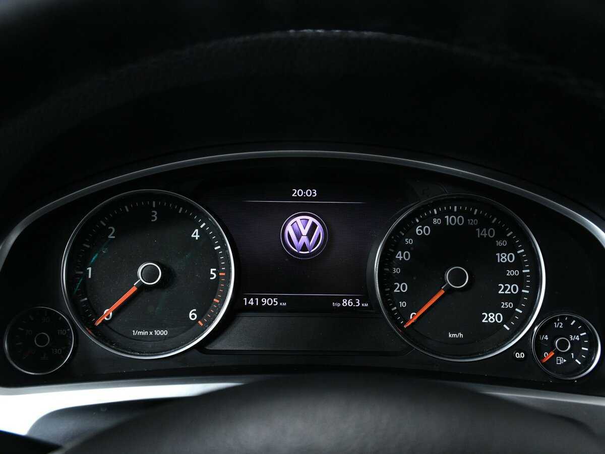 Купить Volkswagen Touareg с пробегом. Фото: #9