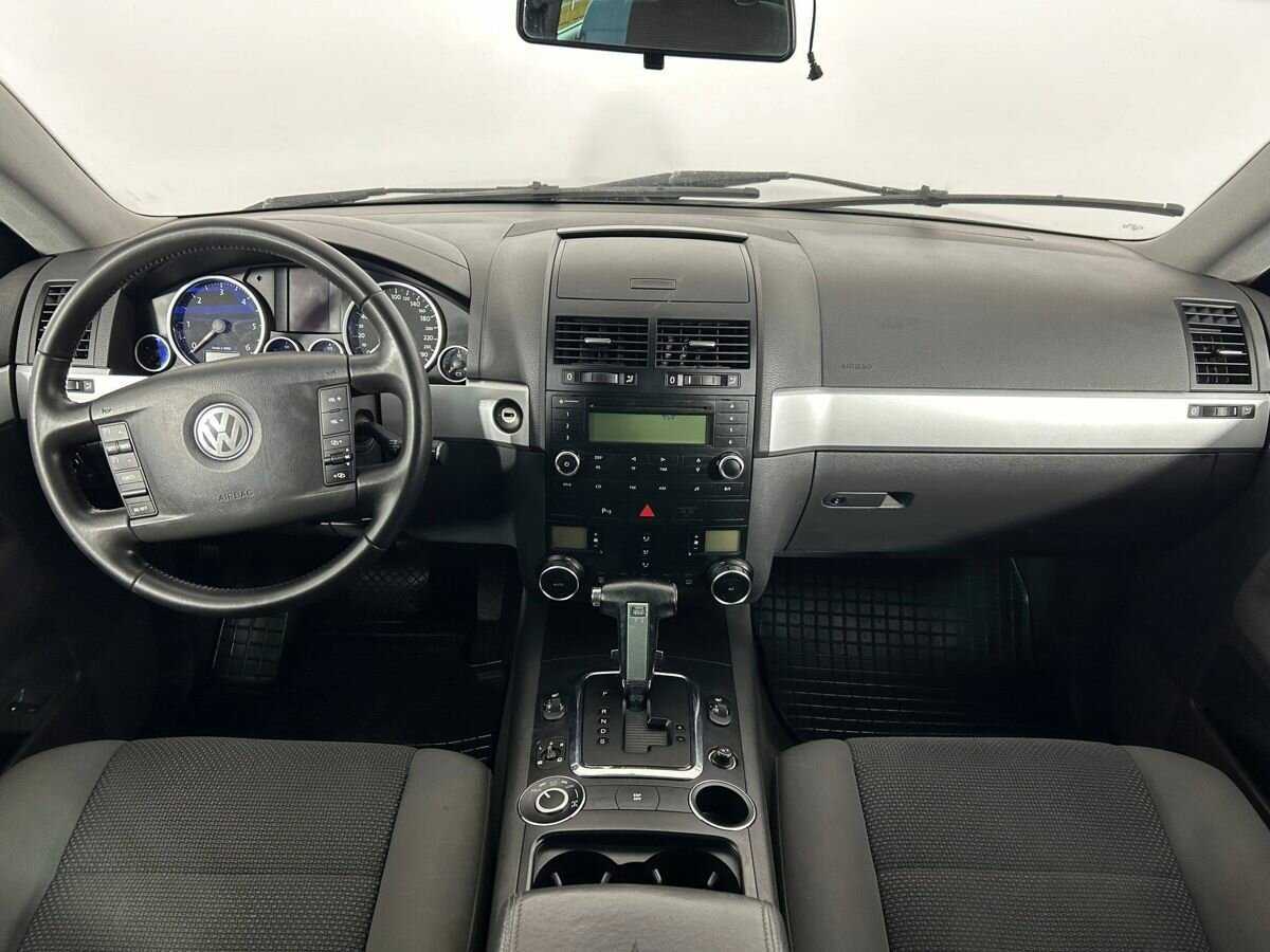 Купить Volkswagen Touareg с пробегом. Фото: #4