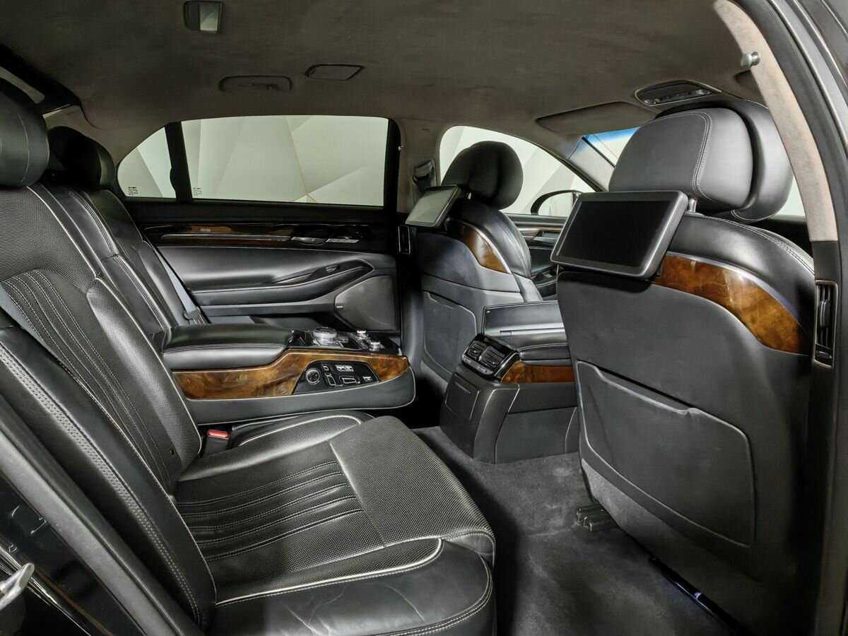 Купить Genesis G90 с пробегом. Фото: #11