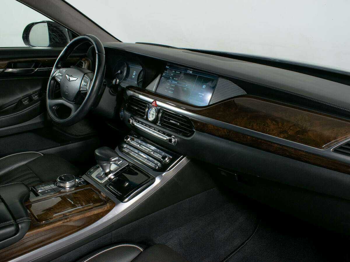 Купить Genesis G90 с пробегом. Фото: #9