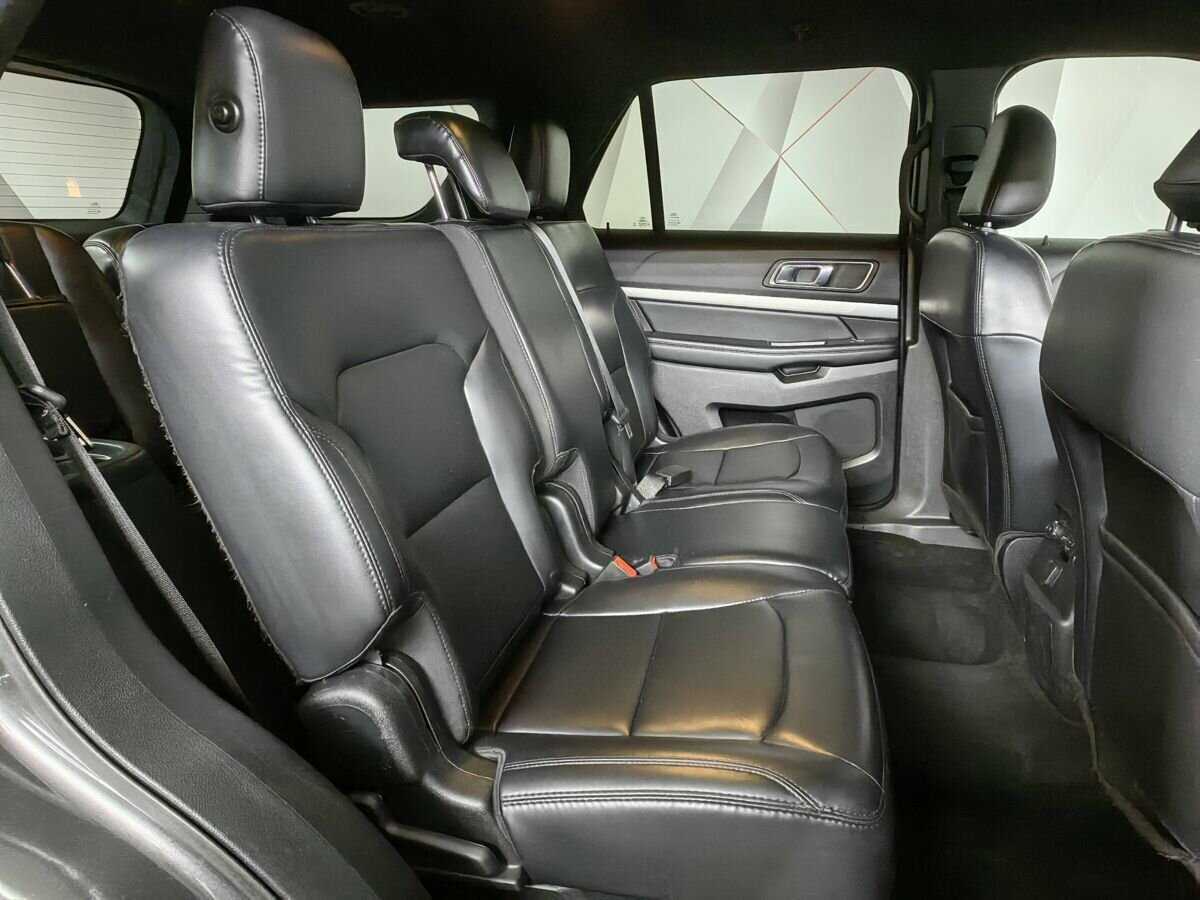 Купить Ford Explorer с пробегом. Фото: #11