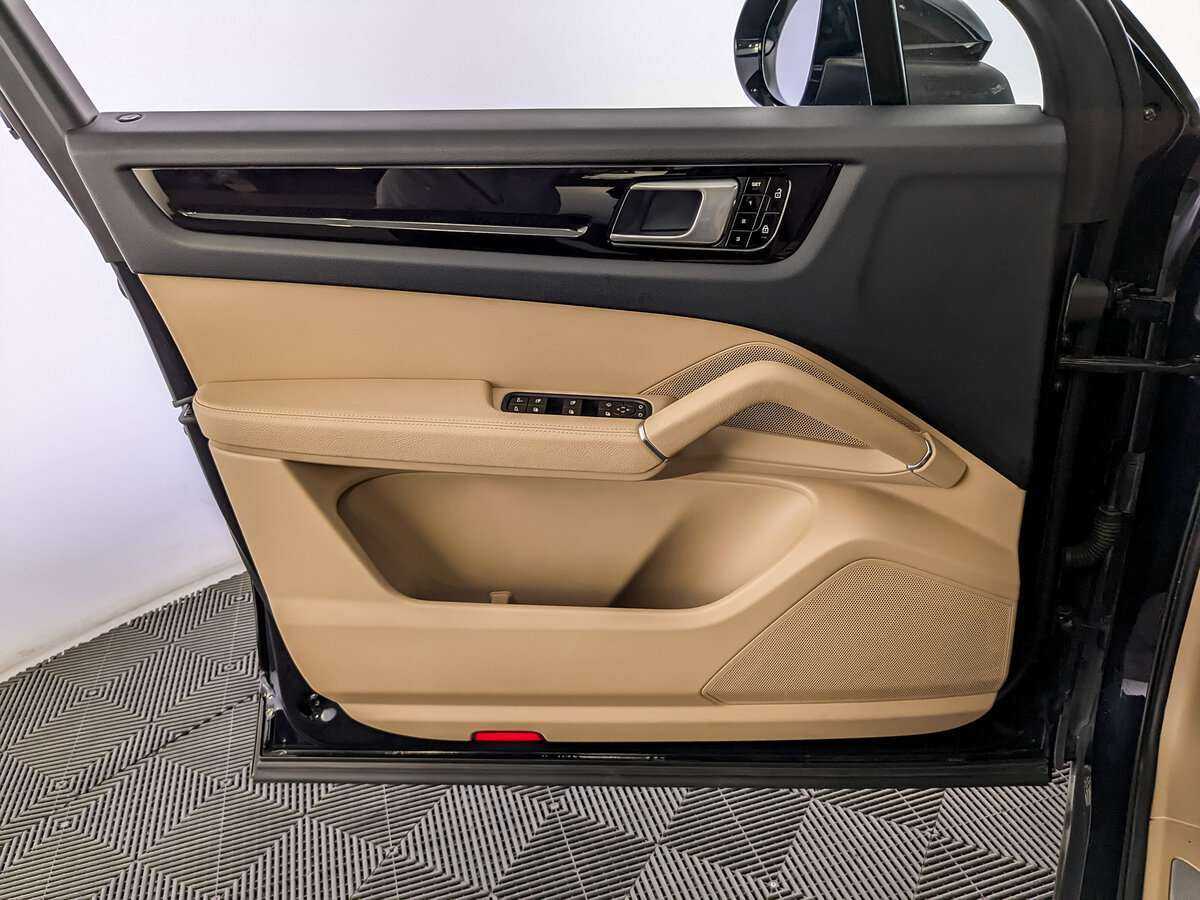 Купить Porsche Cayenne с пробегом. Фото: #17