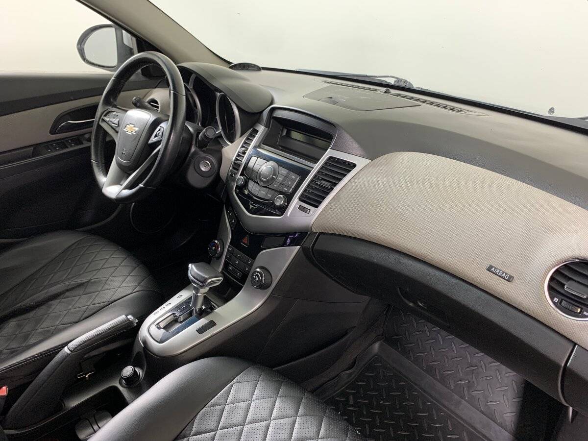 Купить Chevrolet Cruze с пробегом. Фото: #12