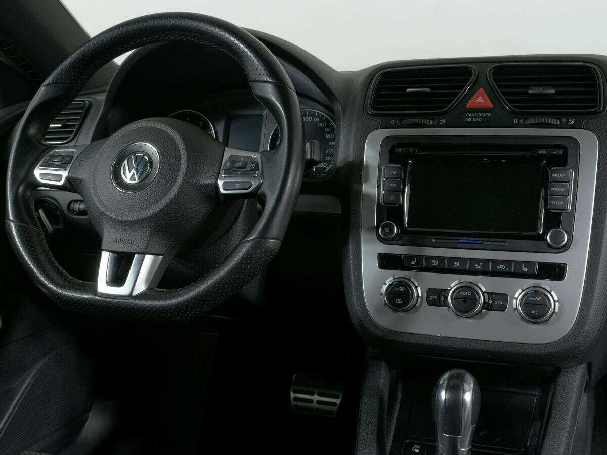 Купить Volkswagen Scirocco с пробегом. Фото: #10