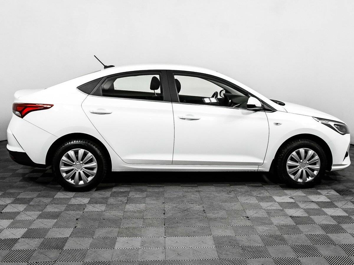 Купить Hyundai Solaris с пробегом. Фото: #3