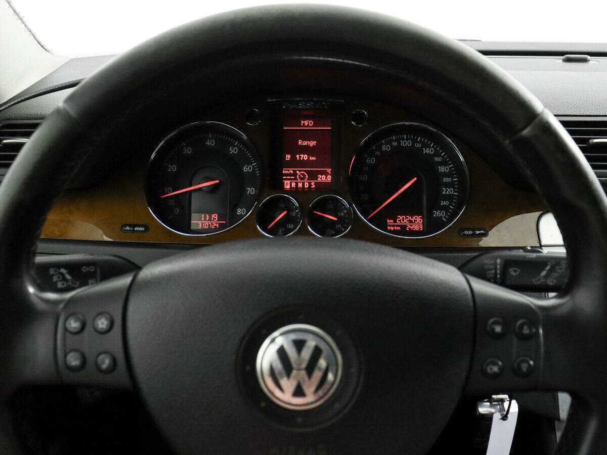 Купить Volkswagen Passat с пробегом. Фото: #14