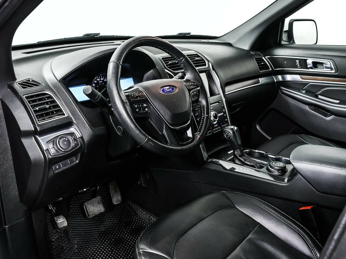 Купить Ford Explorer с пробегом. Фото: #11