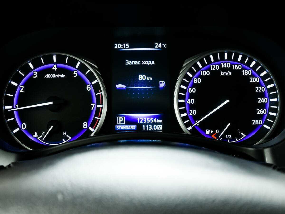 Купить Infiniti Q50 с пробегом. Фото: #9