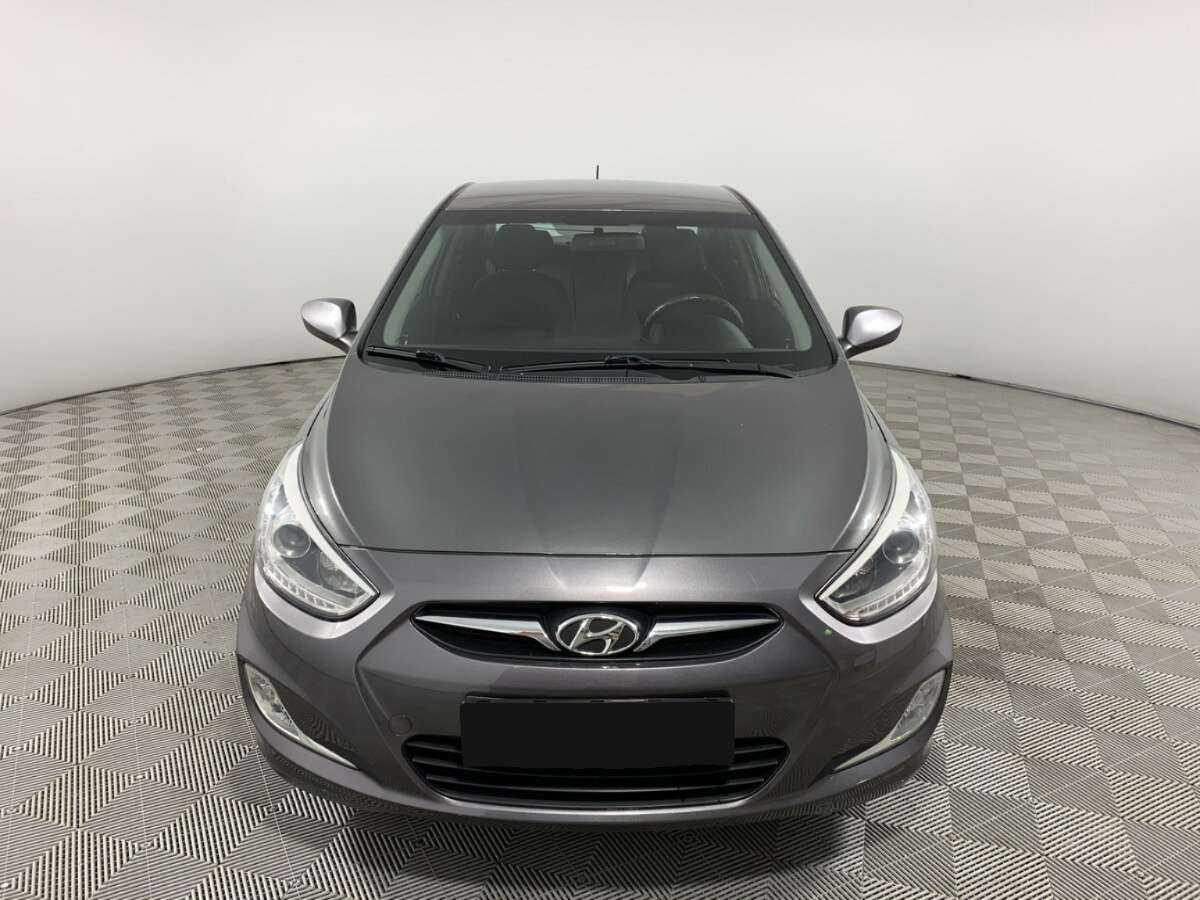 Купить Hyundai Solaris с пробегом. Фото: #1