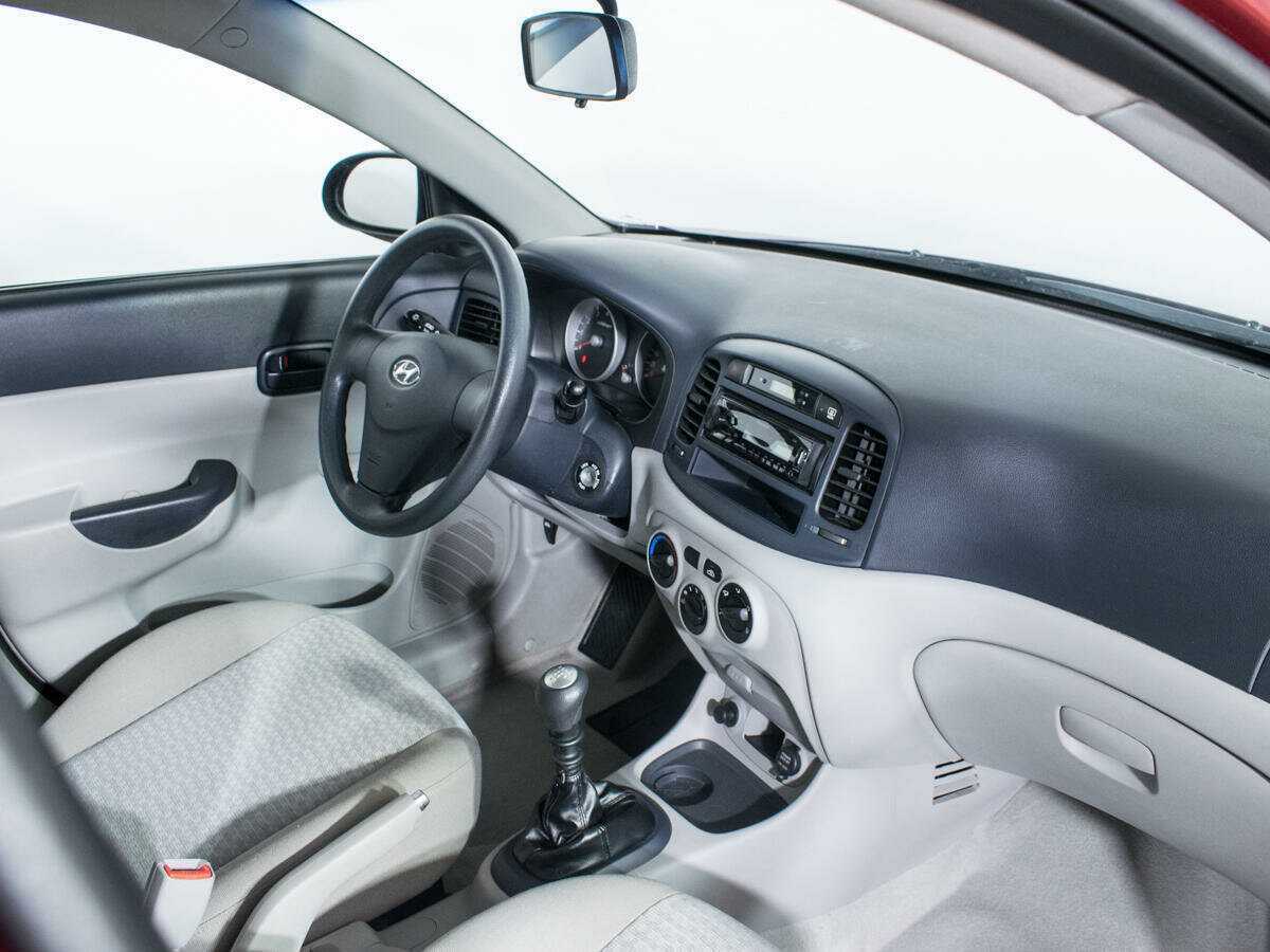 Купить Hyundai Verna с пробегом. Фото: #8