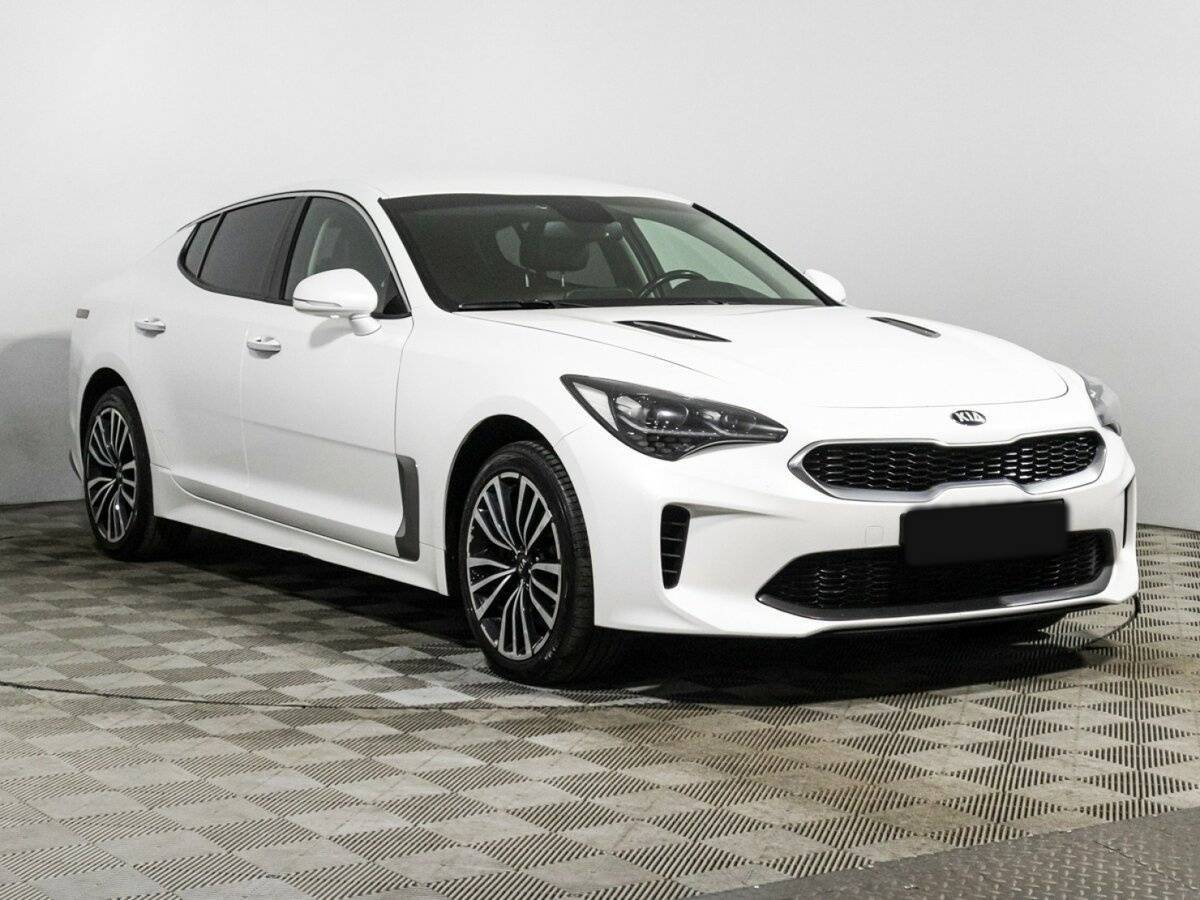 Купить Kia Stinger с пробегом. Фото: #2