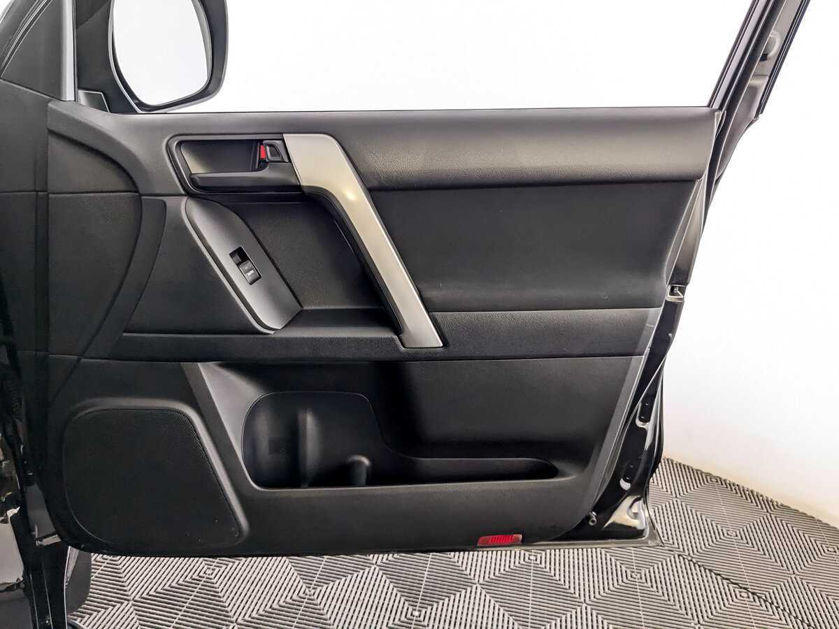 Купить Toyota Land Cruiser Prado с пробегом. Фото: #16