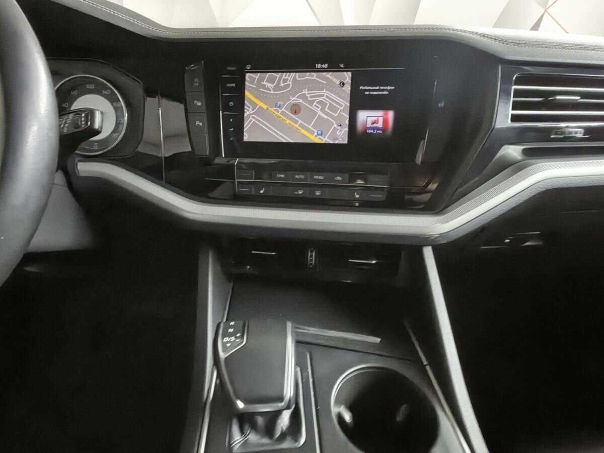 Купить Volkswagen Touareg с пробегом. Фото: #10