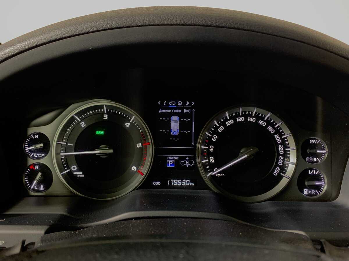 Купить Toyota Land Cruiser с пробегом. Фото: #14