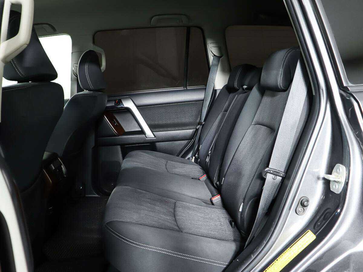 Купить Toyota Land Cruiser Prado с пробегом. Фото: #9
