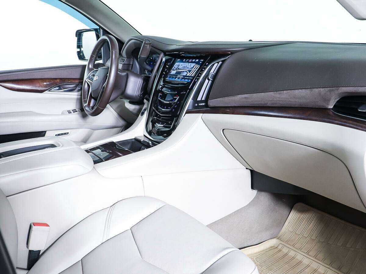 Купить Cadillac Escalade с пробегом. Фото: #5